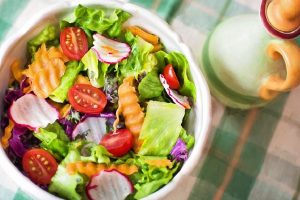 KOMPLETAN MENI ZA VELIKI PETAK: Čorba, glavno jelo, salata i kolač se spremaju za ČAS POSLA