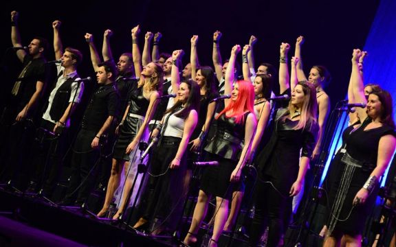 Ovacije za Perpetuum Jazzile sinoć u Sava Centru!