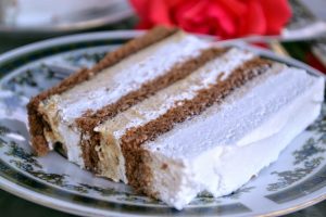 RECEPT DANA: Torta kinder jaje