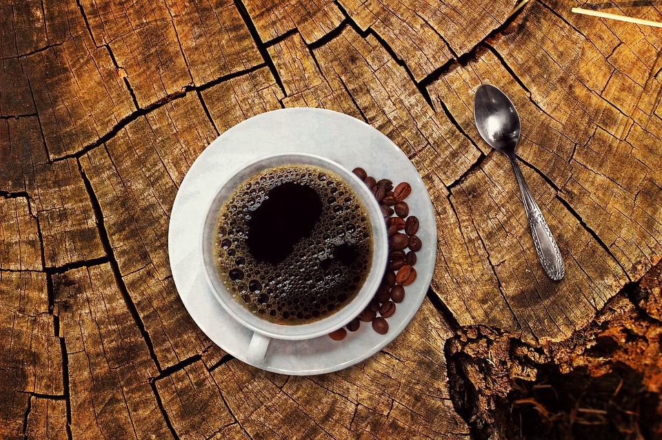 Doktorka upozorila kako piti kafu posle 50. godine: "Dodajte jedan sastojak u nju za jak imunitet"