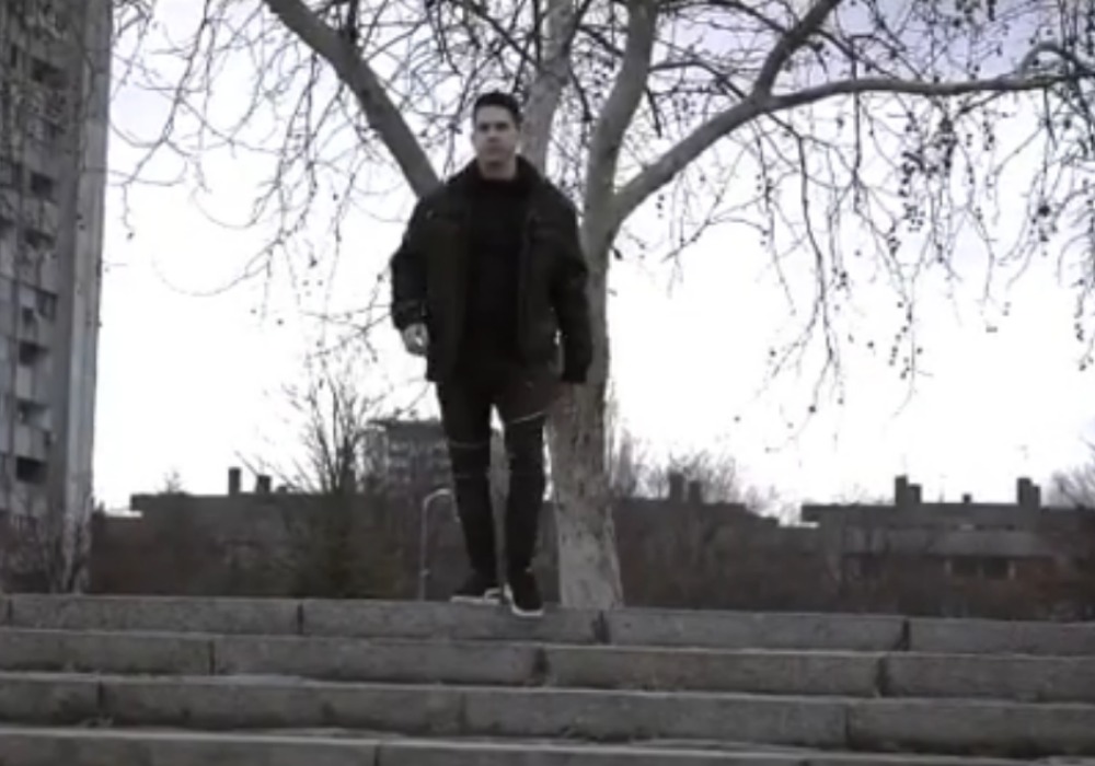 Osvanuo snimak… Filip na javnom mestu pokazao emocije! (VIDEO)