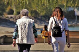 KRIZA SREDNJIH GODINA donosi brojne mentalne i fizičke promene: Koji su najčešći simptomi?