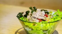 Recept za brzu letnju salatu sa testeninom i tunjevinom